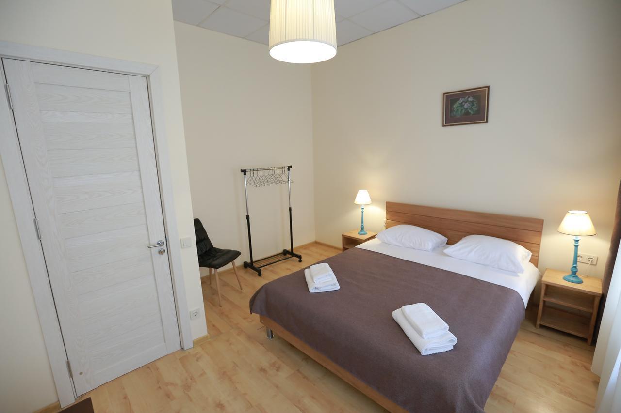 Midtown Hotel & Hostel Тбилиси Экстерьер фото